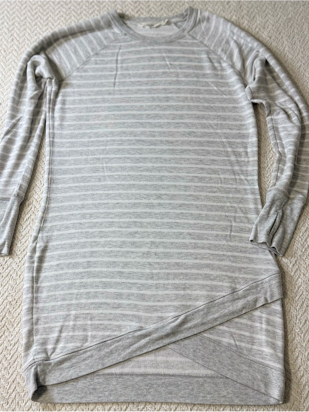 Athleta Striped Criss Cross Tunic Sweater Top Thumbholes Gray Size M